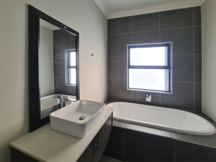 To Let 3 Bedroom Property for Rent in Melodie North West